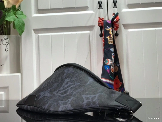 DISCOVERY BUMBAG VUITTON LOUIS 0808
